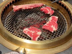 -铭牛烧肉·和牛海鲜自助(高新月牙湖店)