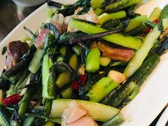 腊肉炒红菜苔-楚天美食坊(越秀先烈中路店)