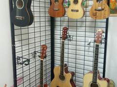 -八度音乐吉他教室(汉广店)