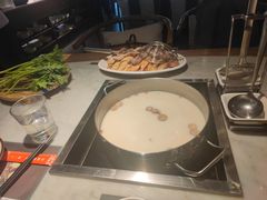 -尚尚仙·酸汤猪手·猪肚鸡火锅(华联万柳购物中心店)