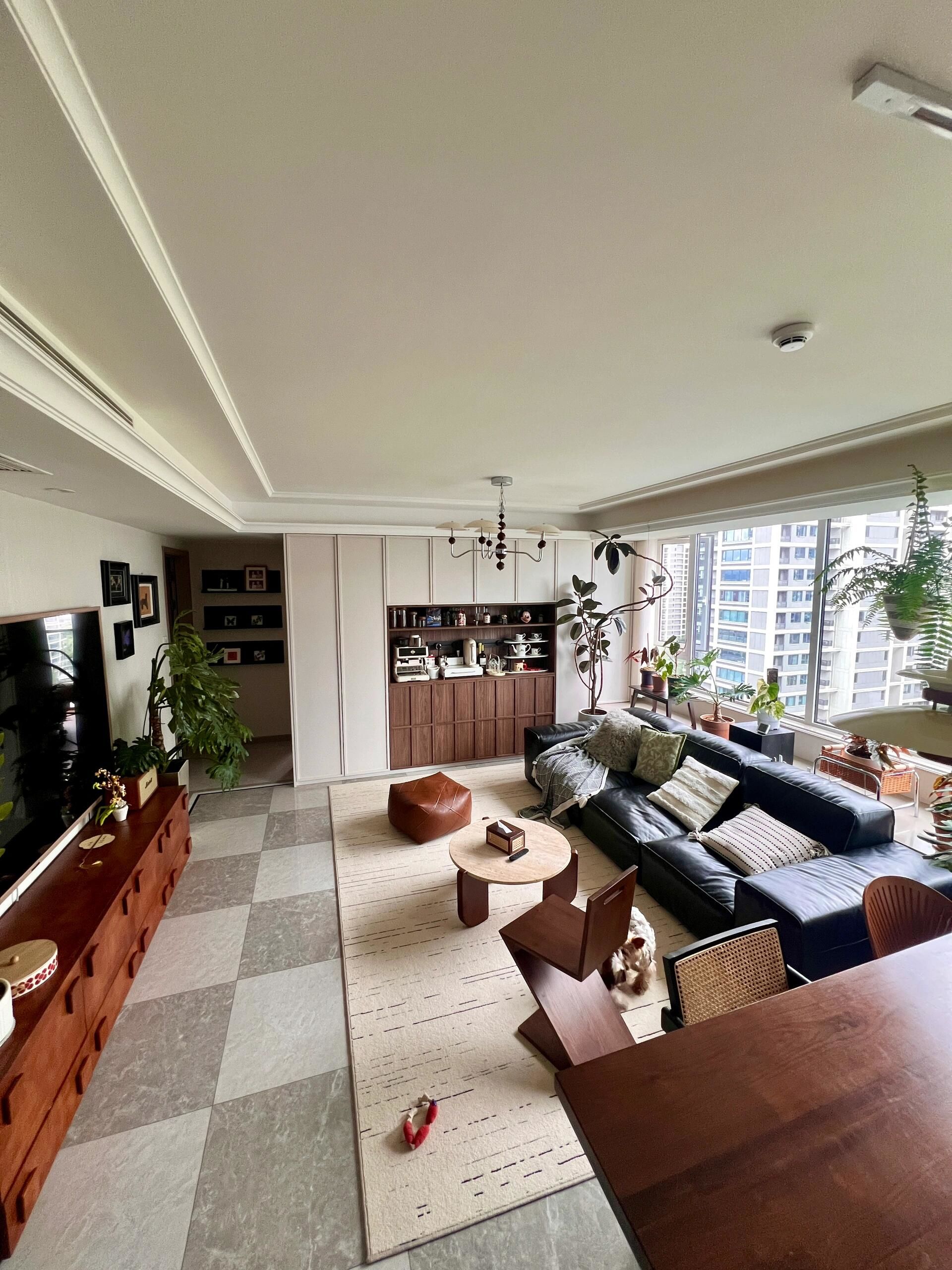 每天都在见证的客厅的一点点变化,西边套的阳光真的很充足,下午打开