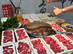 -来龍儿鲜切牛肉自助老火锅