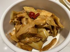 不太辣的笋-渝是乎酸菜鱼(龙旗购物中心店)