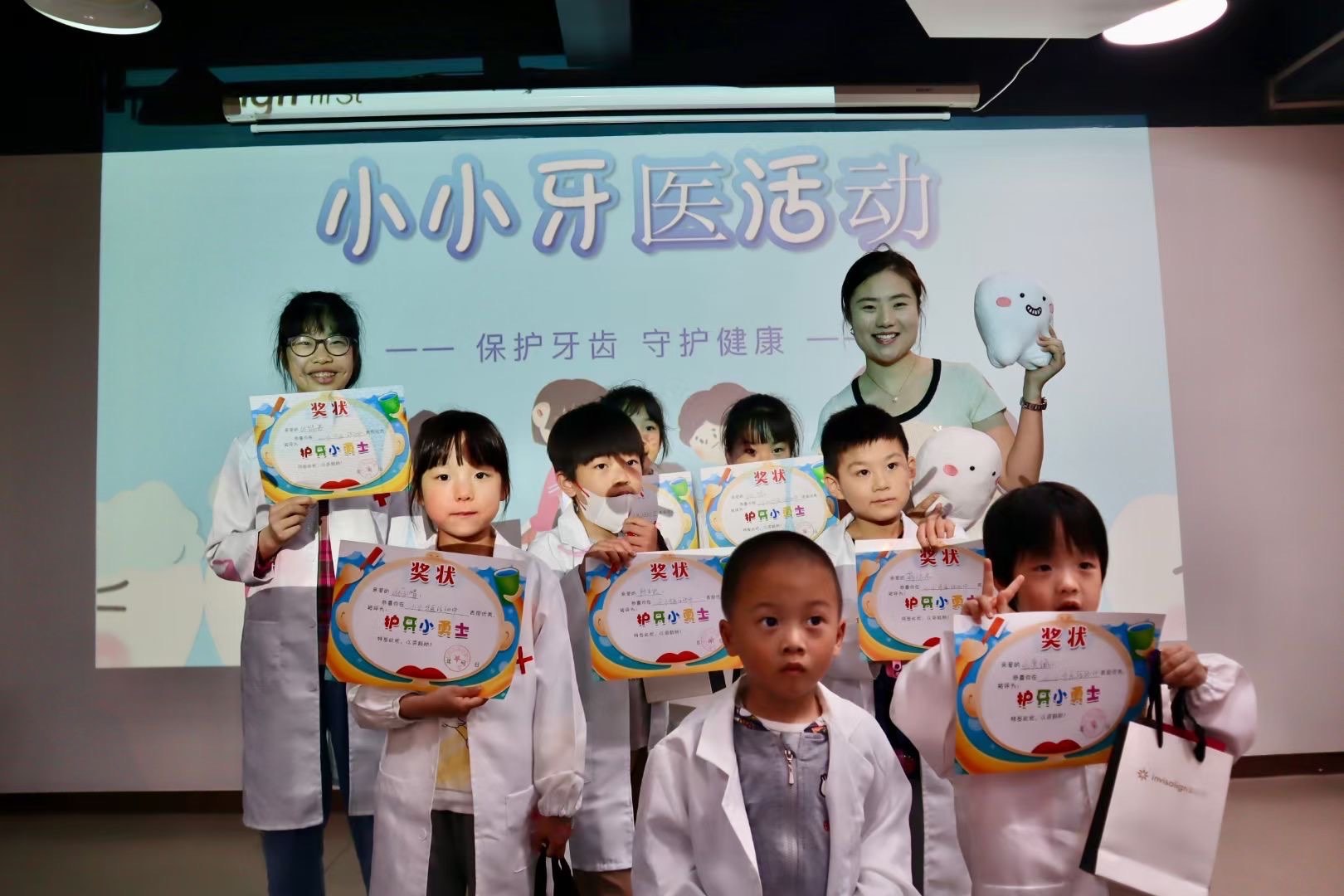 https://qcloud.dpfile.com/pc/vlExcq1J5ZNq3i38iKszePK-52XIN5NdiwPeyUI38FT2qrDmfpEav7cUsttZ7PaeY0q73sB2DyQcgmKUxZFQtw.jpg