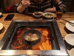 -老牌坊云南鱼豆花火锅(爱建店)