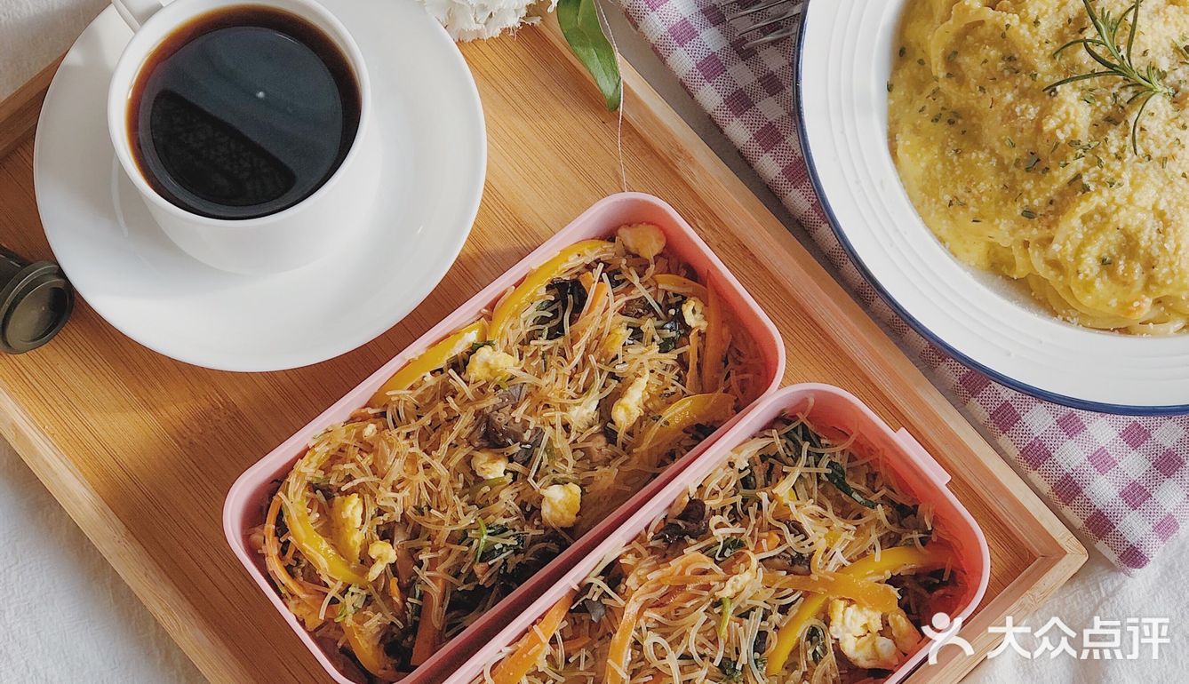 Friday ｜ 咸蛋黄南瓜奶酱意面 /炒素什锦/热美式☕️