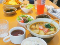 鸡腿肉蔬菜汤咖喱饭-WOKKA by艮上(中海环宇荟店)