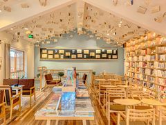 -猫的天空之城概念书店(束河店)