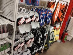 -名创优品(机场路百信广场店)