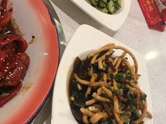 -张大师鸭爪爪特色干锅(南湖店)