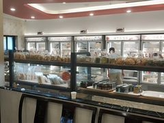 面包甜点陈列柜-鸿瑞興面馆(梅岭店)