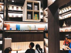 -钟书阁(群光广场店)