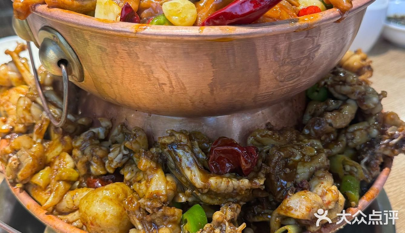 广东人嘛哈哈，里面还有很多配菜。土豆