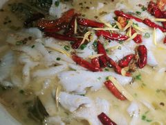 -江渔儿酸菜鱼·拔草餐厅(虎门君乐汇店)