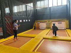 -嗨翻Hi-Fun竞技主题乐园·蹦床亲子生日轰趴(国光1937店)