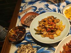 -川流不息·地道川菜·小龙虾(新松江路店)