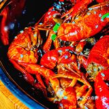 没有辣子鸡和小龙虾，不是好酒吧