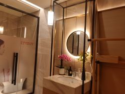 -苑苑vbeauty科技美容SPA