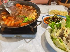 -霄汉牛三鲜湖北砂锅菜(万松园2店)
