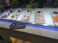 -锤头鲨毛肚海鲜烤肉自助餐厅(国购广场店)