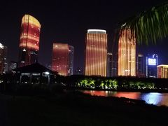 -万绿园