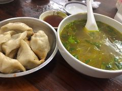 -黄阿姨锅贴大王(万航渡路店)