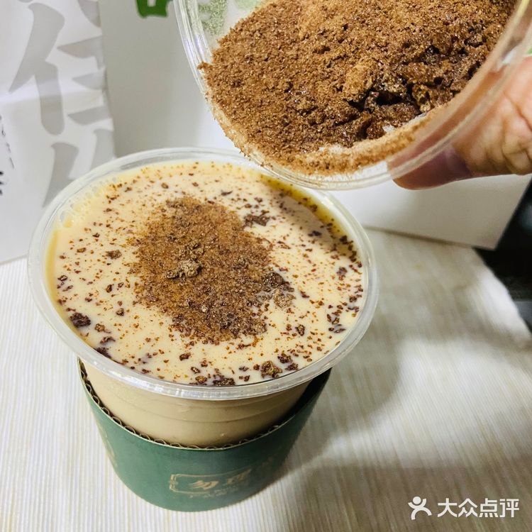 热辣辣新鲜出炉的经典菠萝包