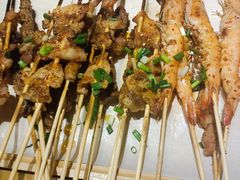 -山野的朋友露营炭火烤肉