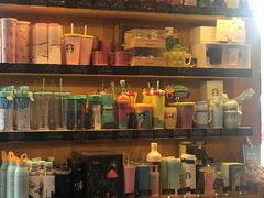 零售区-星巴克臻选(莘庄仲盛店)