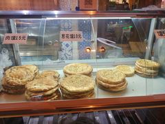 面包甜点陈列柜-新疆伊宁远征餐厅