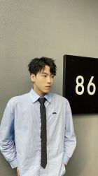 -一家只做男发烫染的店