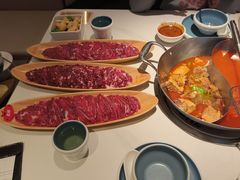 -左庭右院鲜牛肉火锅(金山万达店)