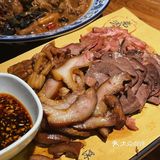 量足平价的东北菜排队才能吃到 锅包肉必点！ 