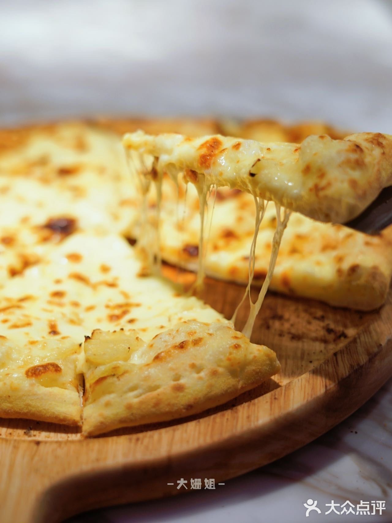 新品来啦，在比格比萨自助实现芝士瀑布配炸鸡🍗