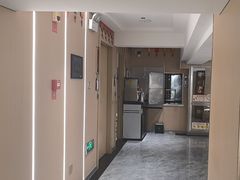 -民族手抓羊肉馆·滩羊手抓·烤全羊