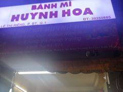 -Bánh Mì Huynh Hoa