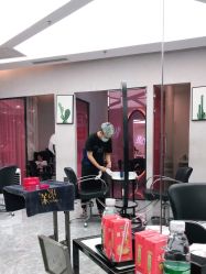 -变画·发型STUDIO