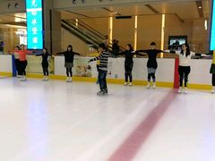 -冰堡国际溜冰场(观澜湖新城MHMALL店)