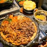 几乎是每桌必点菜 ️牛肠、牛心、大小肠、年糕等等