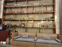 等位区-仁虎老火锅(黄泥磅店)