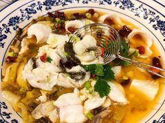 酸菜煮鱼-彩蝶谷美食廊·粤式经典南番顺·铁板烧烤泰风味(广州长隆酒店)