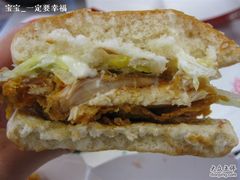 双层鸡腿堡内部-肯德基(堤口店)