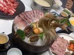 -红鼎豆捞·非遗鲍皇汤火锅(宝丰路店)