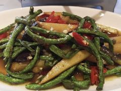 干豇豆焖酥肉-芭茅轩餐厅