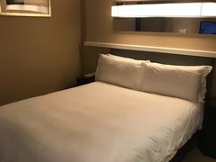 大床房-上海中航虹桥机场泊悦酒店