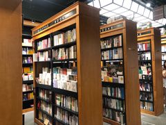 -西西弗书店&矢量咖啡(凯德晶萃广场店)