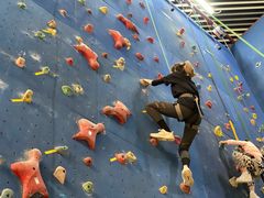 -山之巅攀岩馆(太古城店)