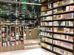 -钟书阁(群光广场店)