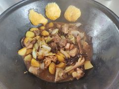 -粘豆包柴火铁锅炖