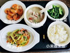 -乐禧母婴全自营月嫂(宝山店)